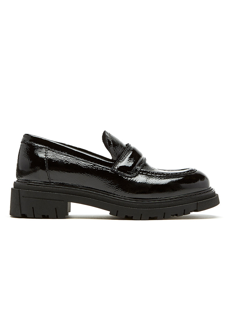 La Canadienne Della Crinkle Leather Loafer